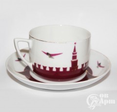Чашка с блюдцем из сервиза "Воздушный парад на Красной площади"